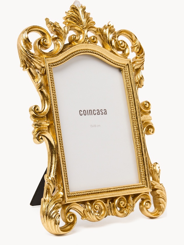 Hand-finished photo frame with baroque motif