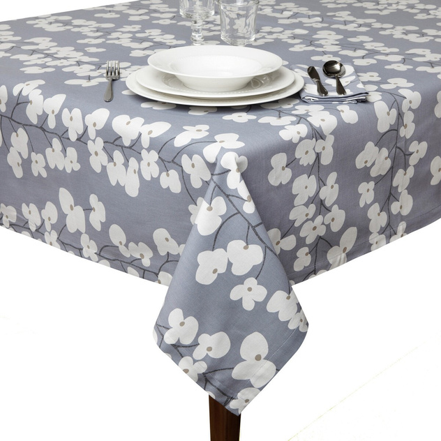 Cotton tablecloth with flower print