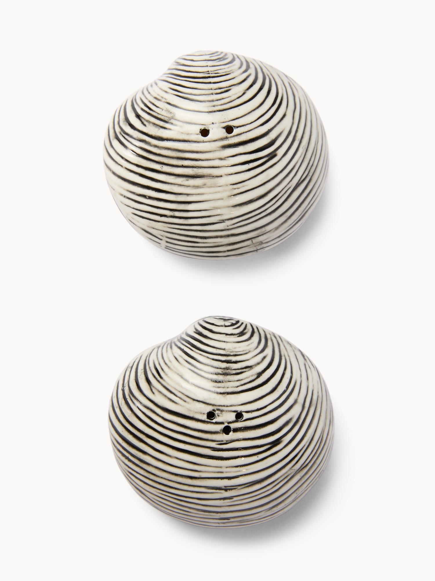 Set sale e pepe in ceramica a conchiglia, Bianco/Grigio, large image number 0