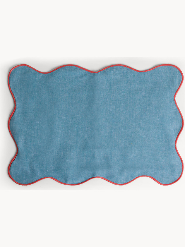 Tovaglietta in cotone con bordi smerlati e overlock