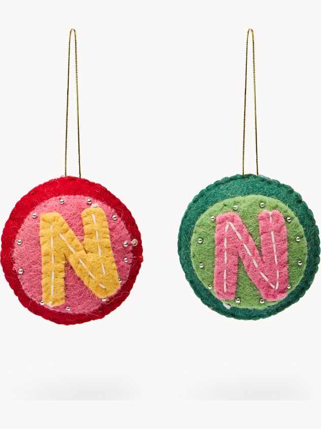 Pallina in feltro lettera N