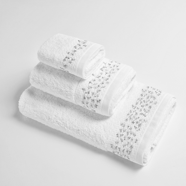 Portofino towel with embroidered flounce