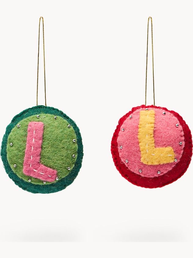 Pallina in feltro lettera L