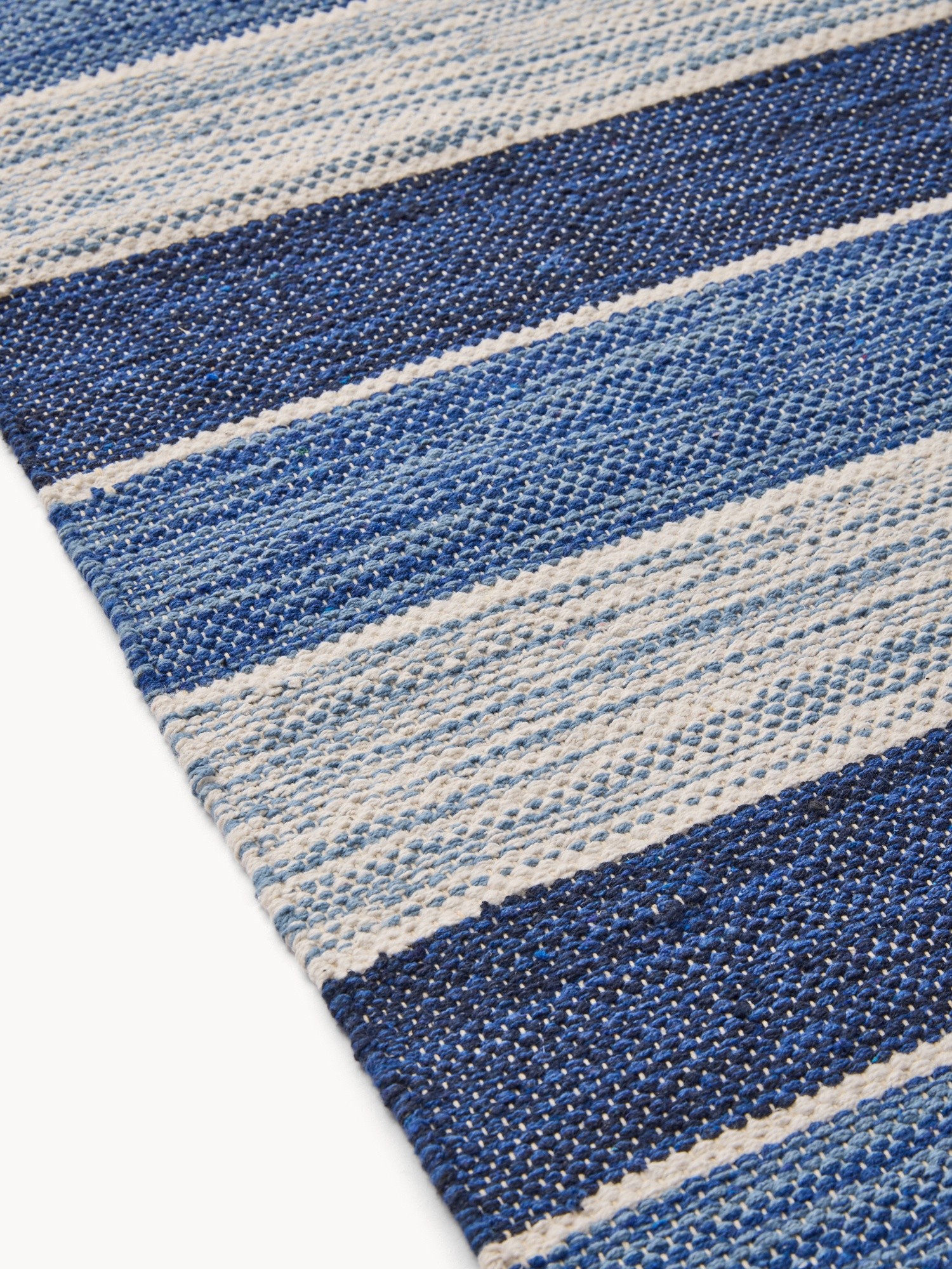 , Blu, large image number 1