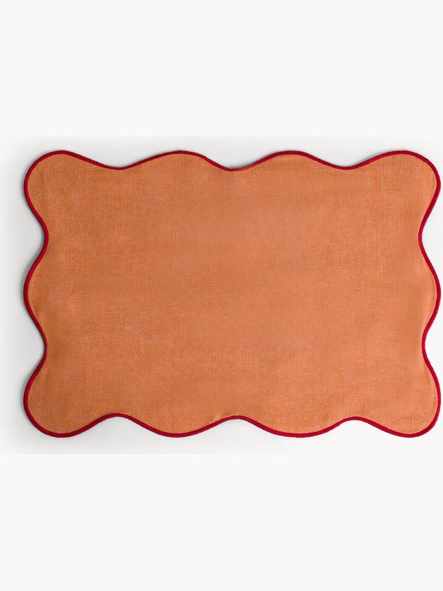 Tovaglietta in cotone con bordi smerlati e overlock