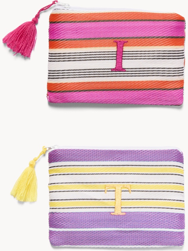 Pochette con lettera ricamata T e I