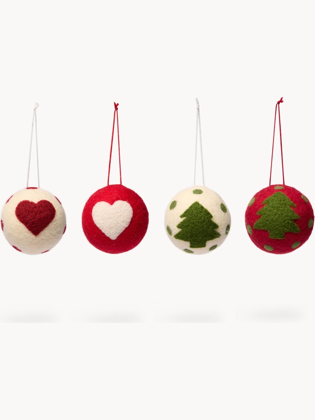 Set 4 palline in feltro con cuore e albero