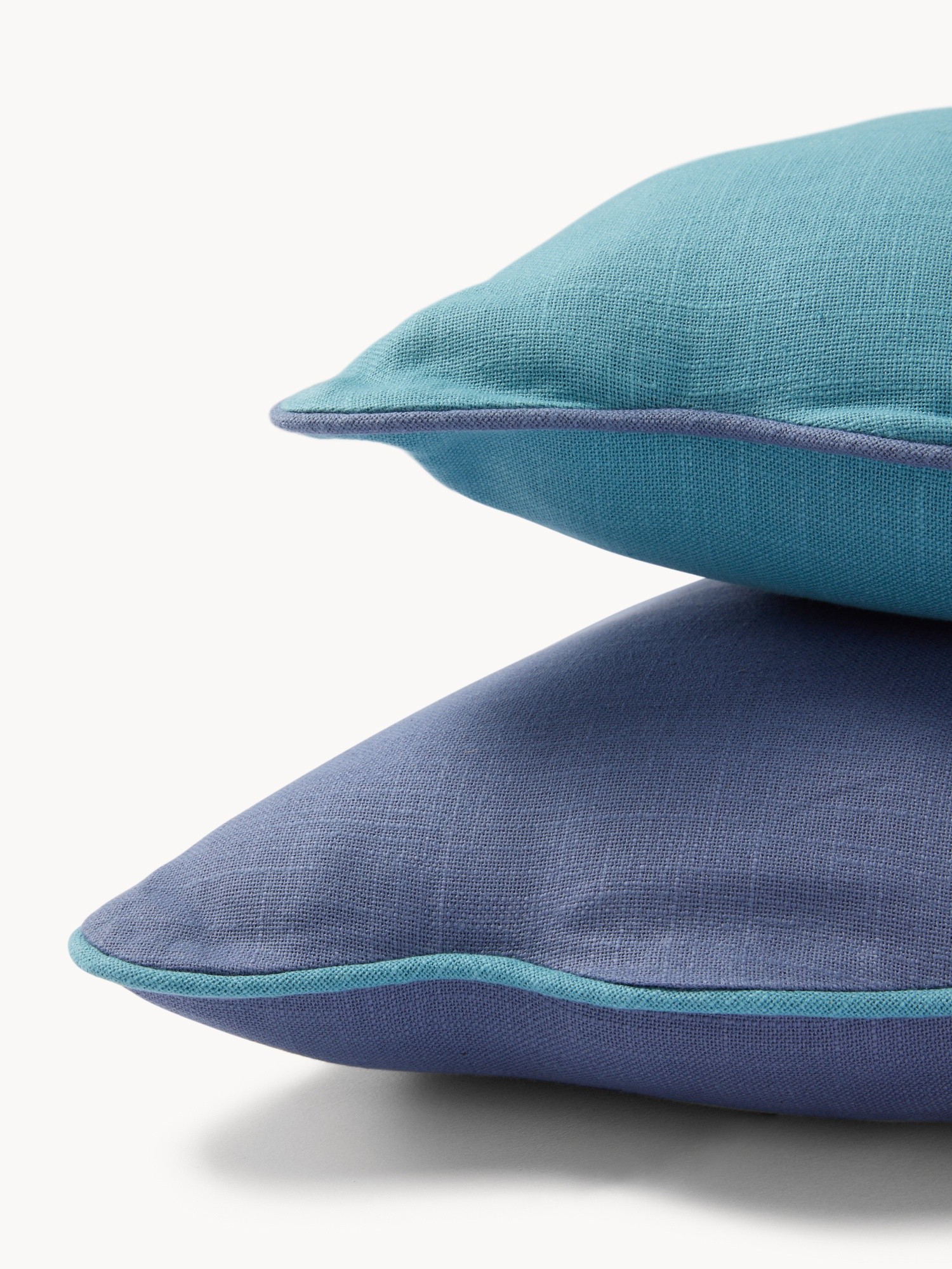 Set of 2 cotton cushions with scalloped edges and overlock,45x45cm - Introductory price, Blue Cornflower, large image number 2