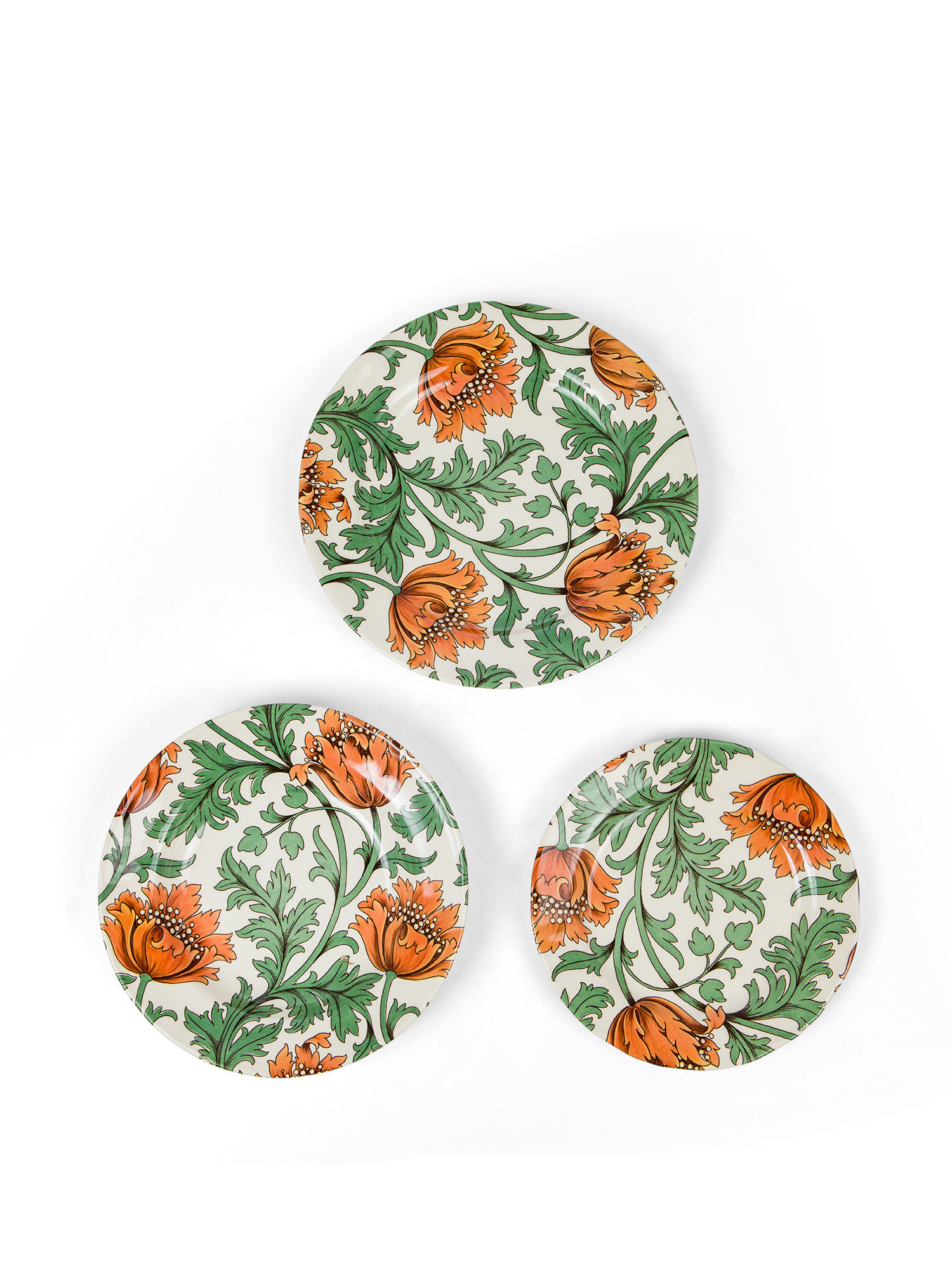 Set of 18 floral pattern ceramic plates