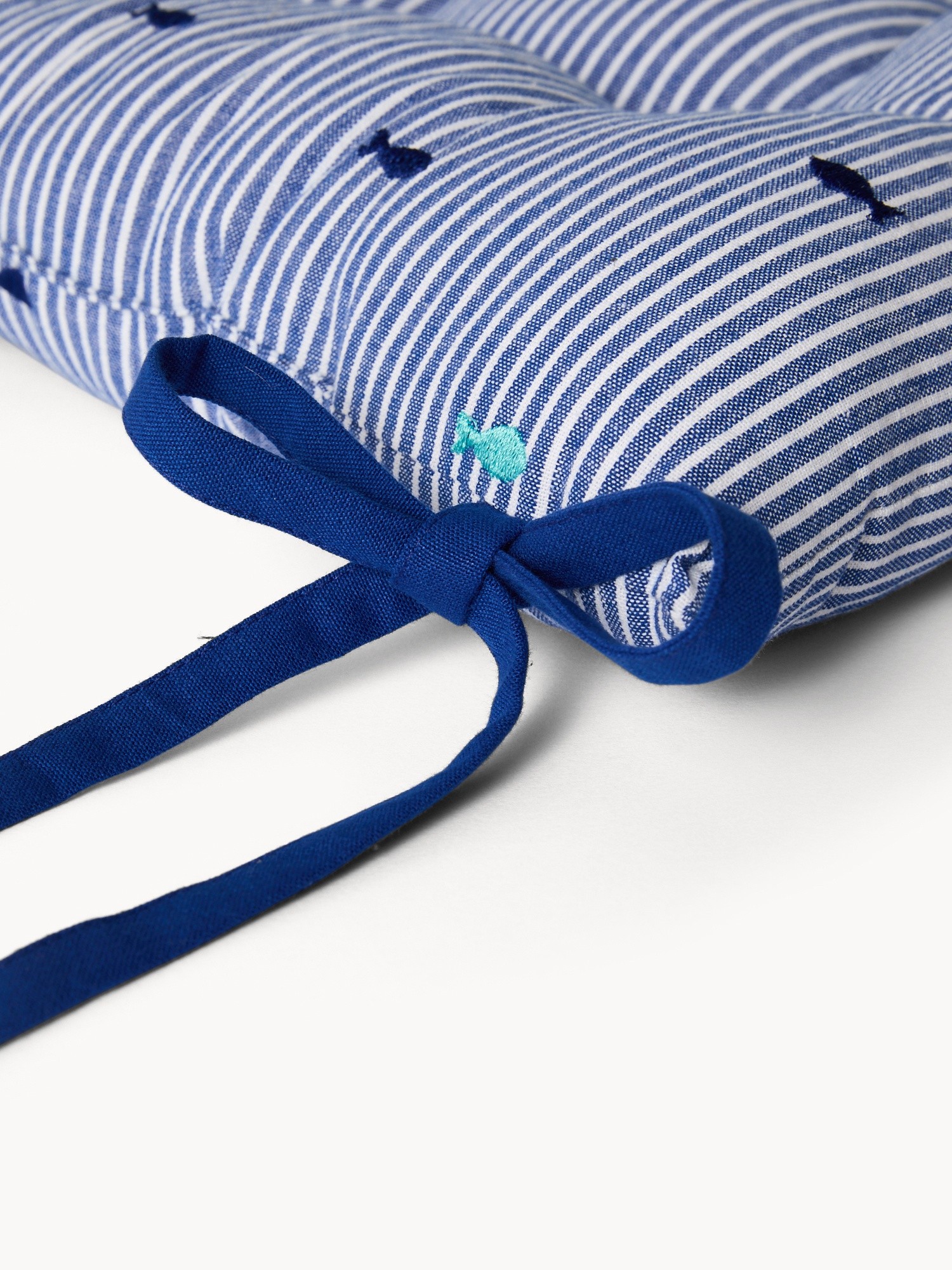 , White / Blue, large image number 1