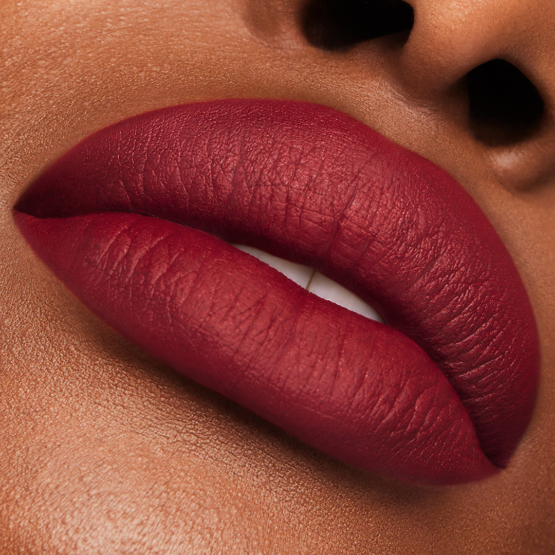 PURE COLOR matte lipstick - 689 Dark Desire, Cherry Red, large image number 1
