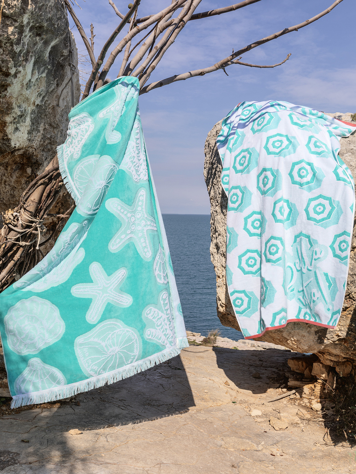 Beach towel in cotton terry with umbrella motif, Teal, large image number 2