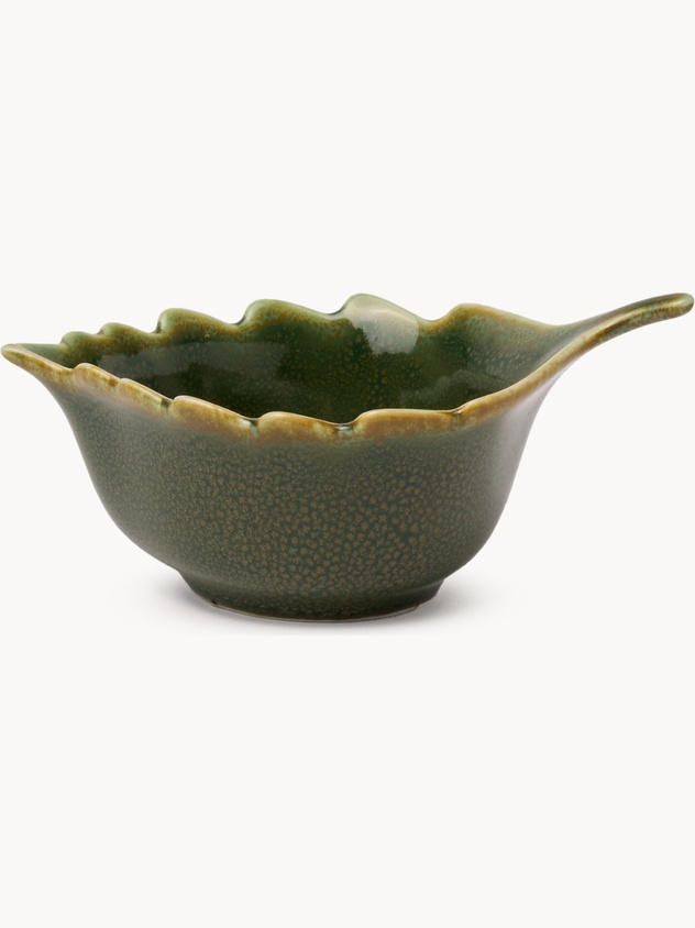 Porcelain bowl in the shape of a leaf