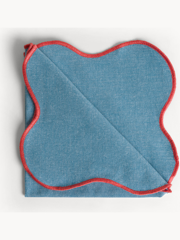 Cotton Napkin with Scalloped Edges and Overlock