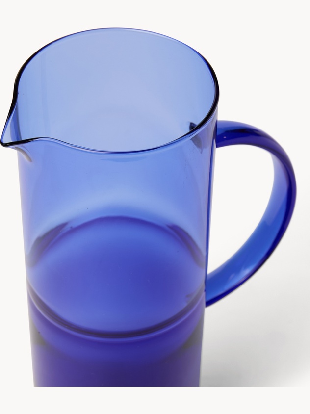 Narrow borosilicate glass carafe