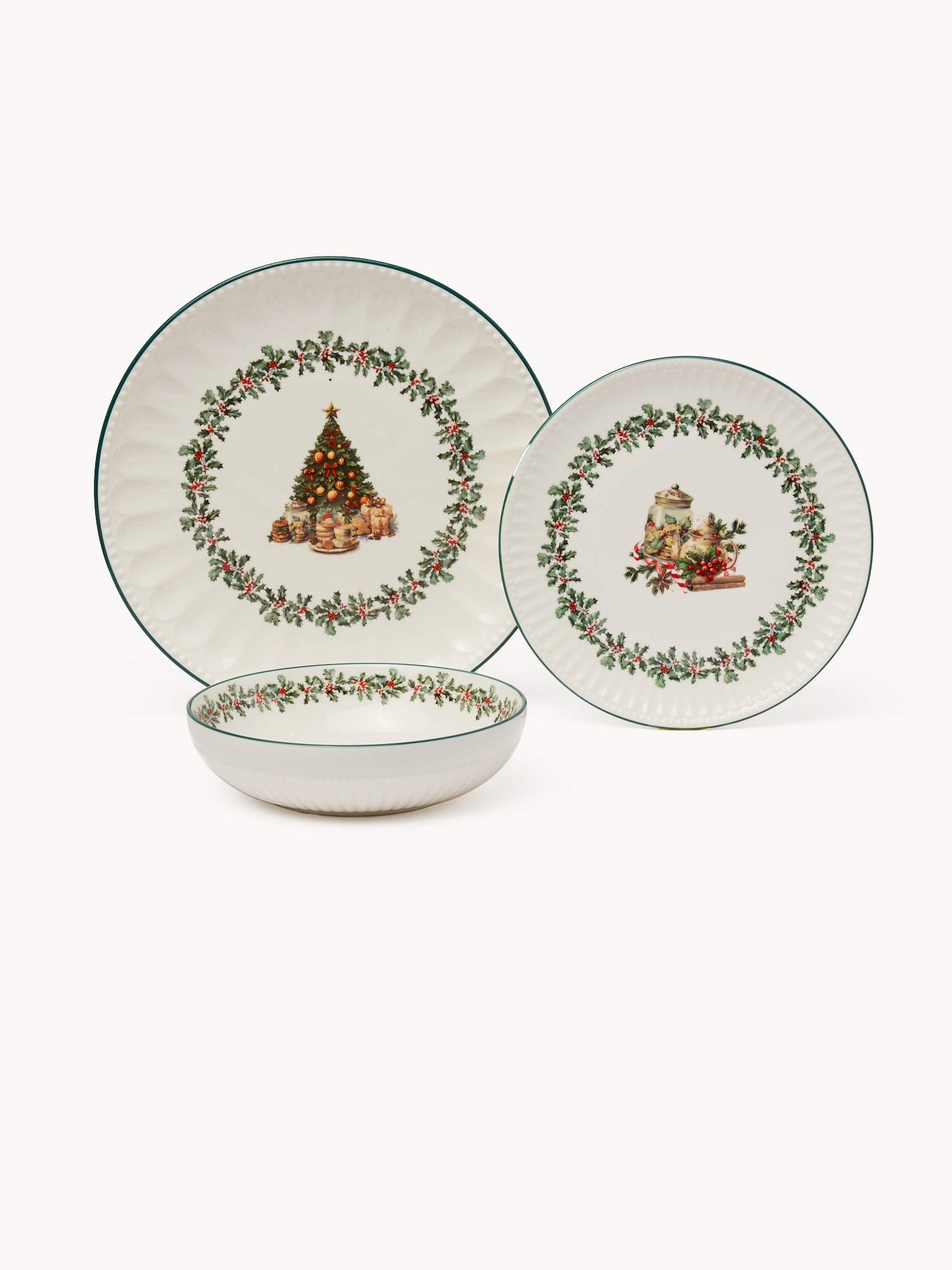 Set of 12 porcelain plates with a Christmas motif, Multicolor, large image number 0