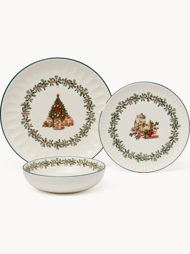 Set of 12 porcelain plates with a Christmas motif