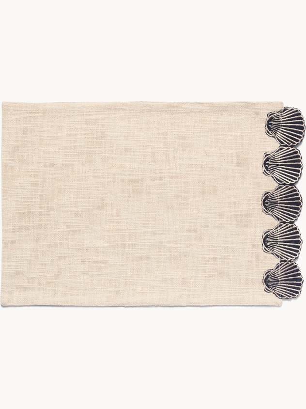 Tovaglietta in cotone con ricamo conchiglie