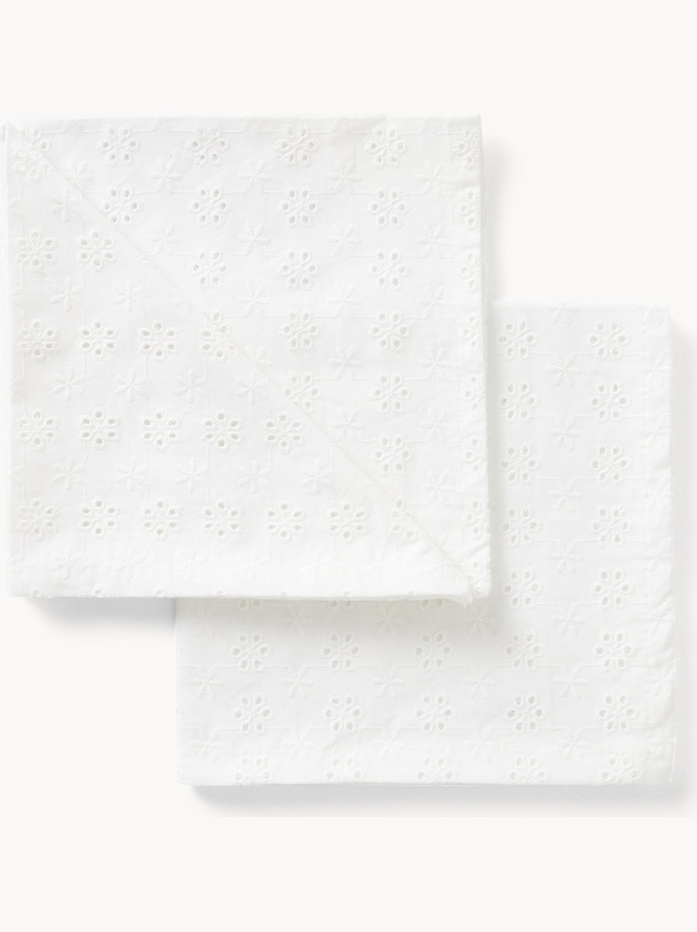 Set of 2 napkins with broderie anglaise embroidery