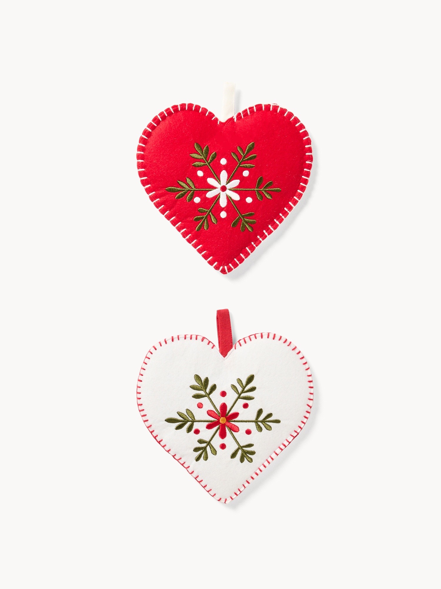 Set of 2 felt potholders with a heart and Tyrolean-style motif, Bianco/Rosso, large image number 0
