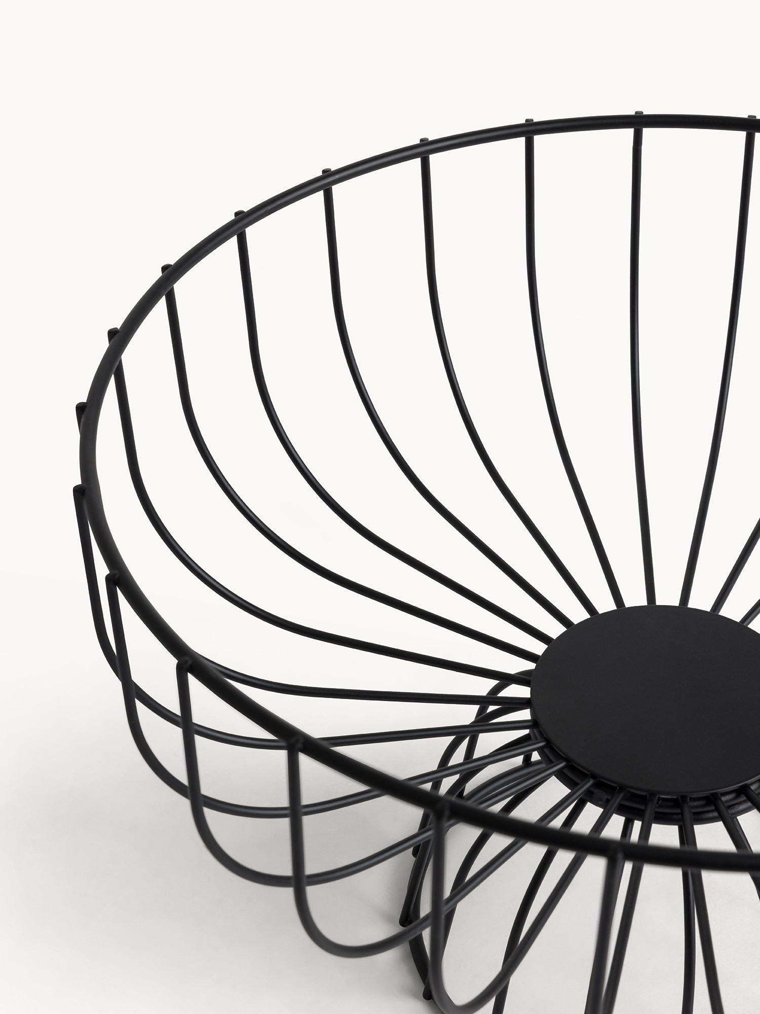 Black wire basket in enamelled iron, Black, large image number 1