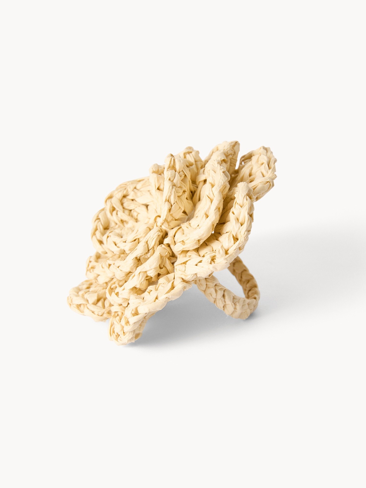 Flower-shaped napkin ring, Natural, large image number 0