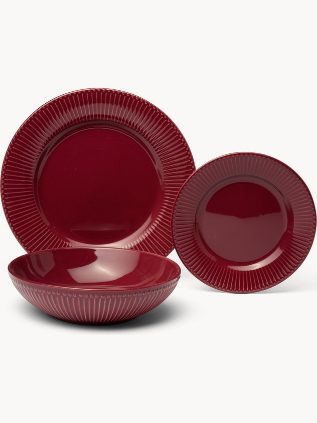 Set of 18 Ceramic Plates with Berry Pattern - Discounted Price