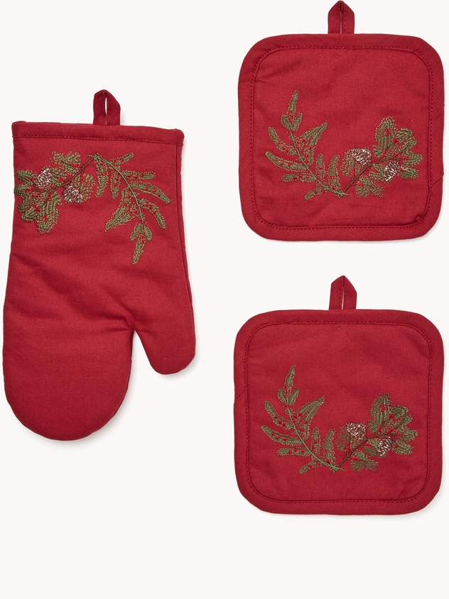 Set of 2 pot holders and an oven mitt in pure cotton twill with holly embroidery
