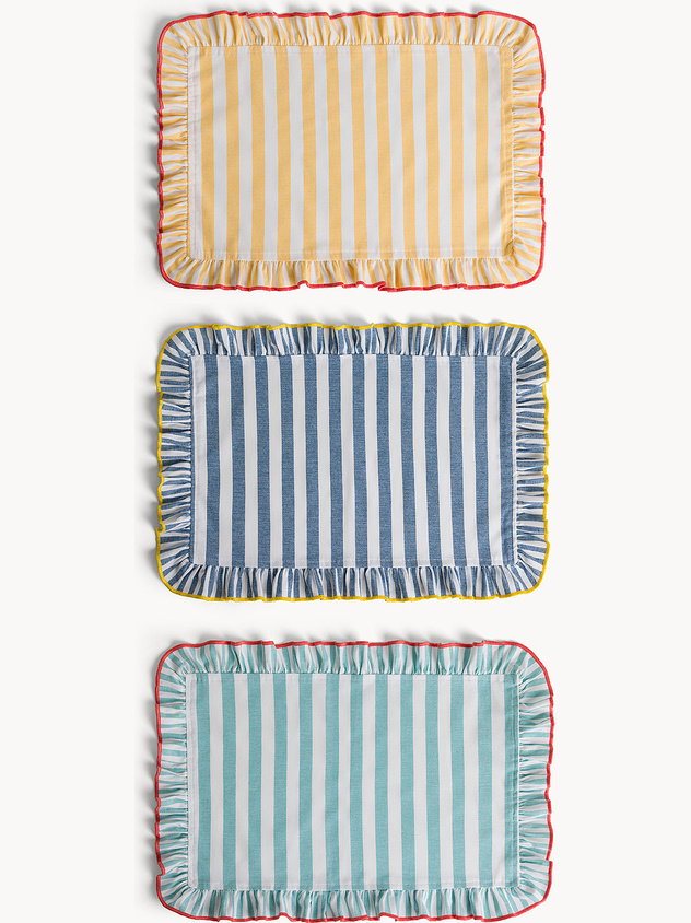 Cotton placemat with ruffles