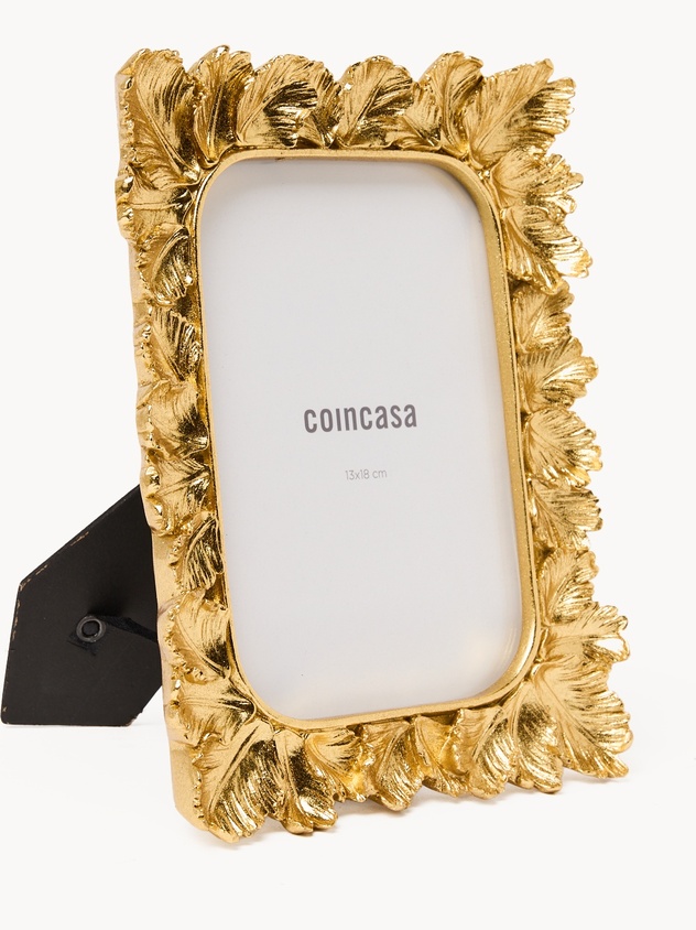 Hand-finished photo frame with leaf motif