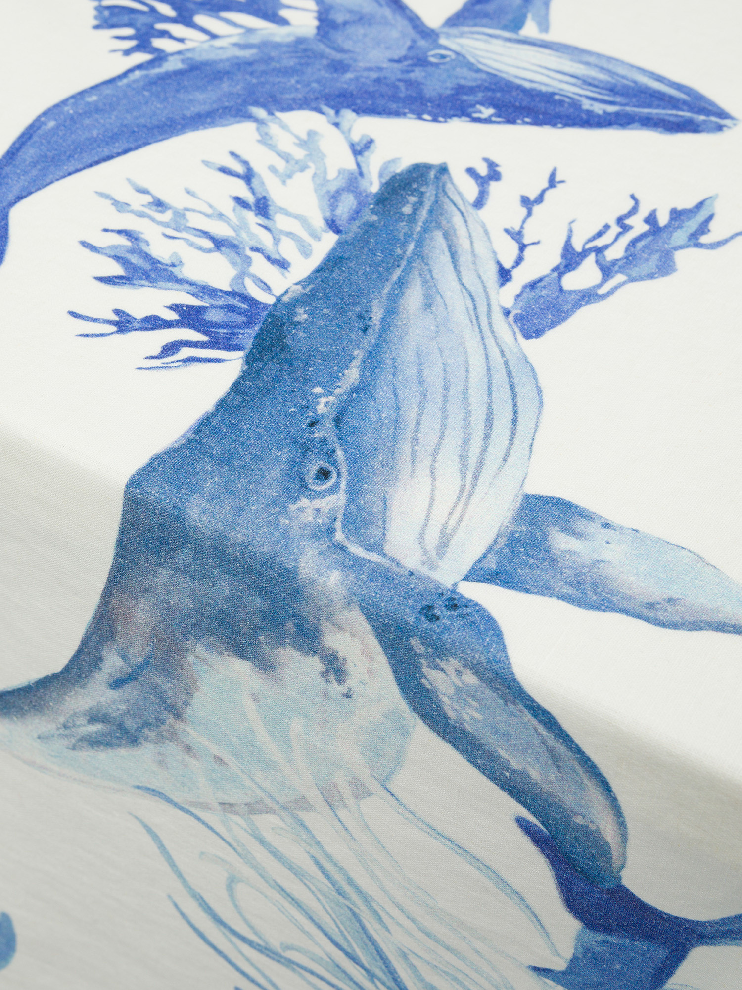 Tovaglia stampa balene in misto lino lavato, Bianco/Azzurro, large image number 1