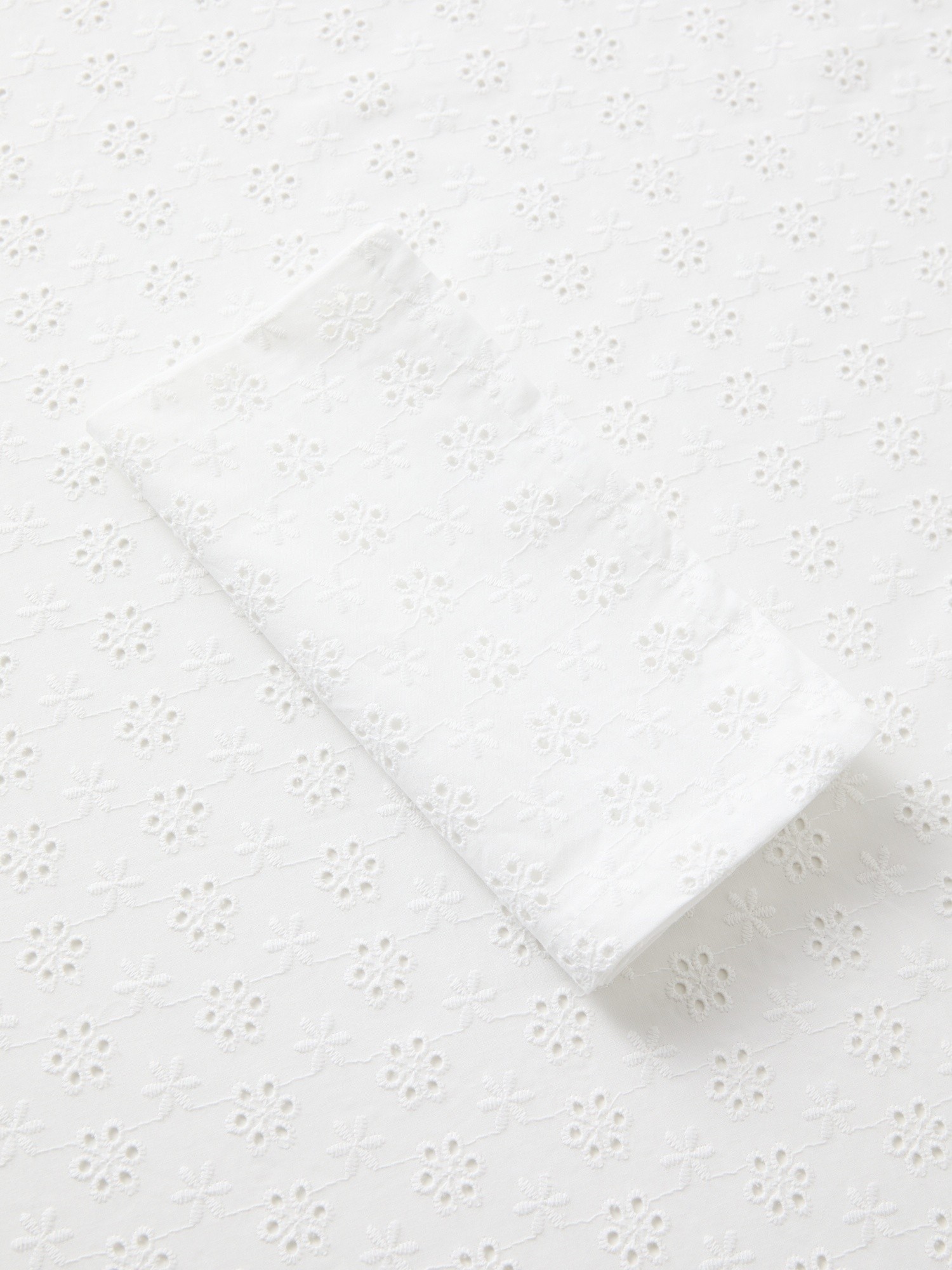 , White, large image number 1